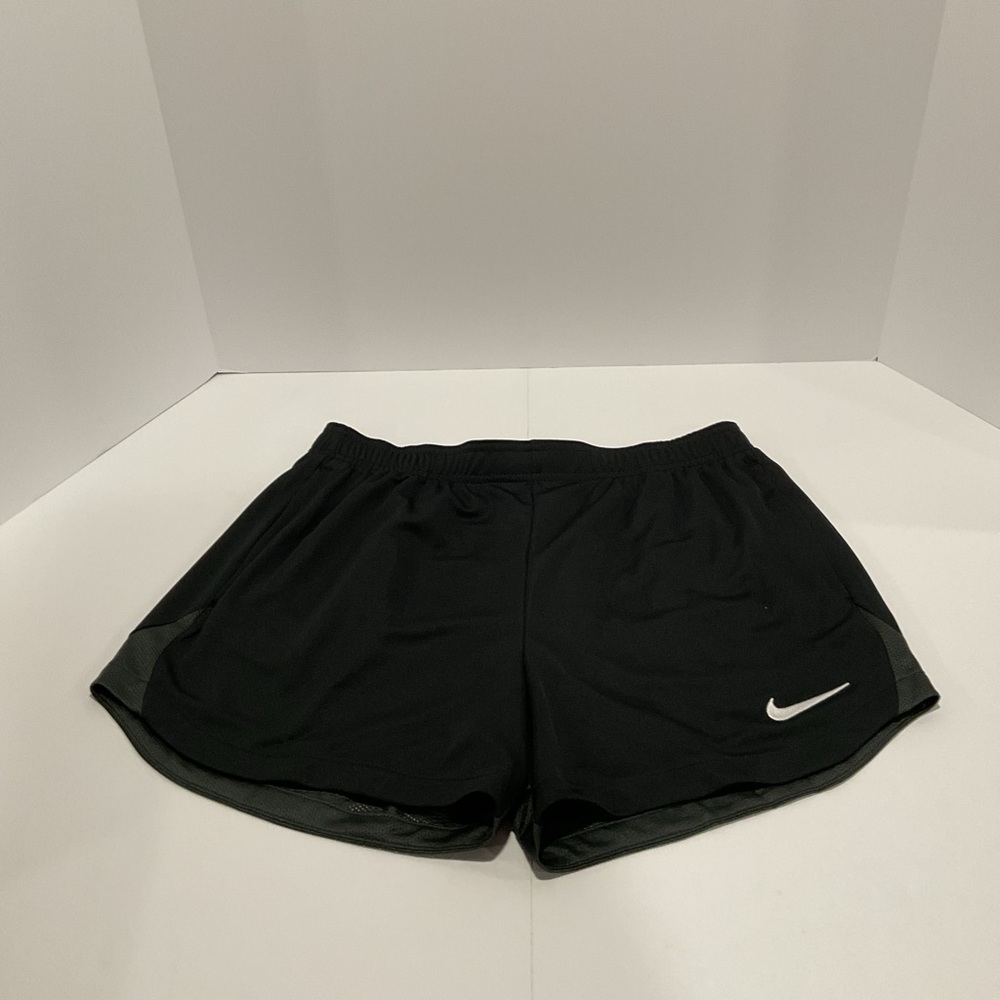 Nike Dri-FIT Womens Medium Black Running Shorts Athletic Gym Standard Fit NWT